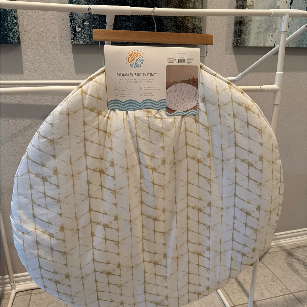 Round Baby Playmat - White with Gold Pattern in Lauren sunshine- neutral NEW